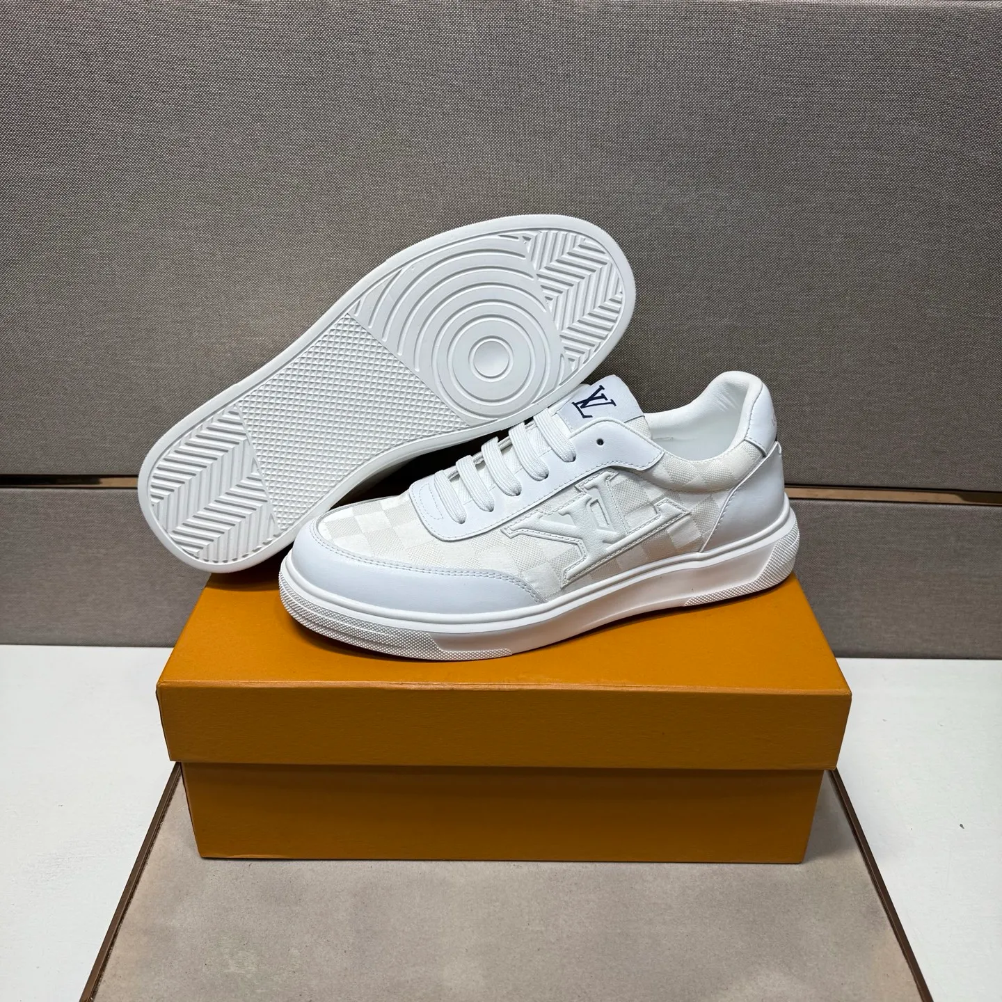 ⬛️Ex-factory price p400 [LV~] Men's casual shoes, 2025z cabinet sales simultaneously 🔶Code number: 38-44#️⃣ 🔷3 colors🔜The upper is made of multi-material splicing ➕Genuine leather lining, comfortable and breathable, sole: original comfortable and wear-resistant outsole, ⚠️real thing📱photographed🎬real thing is better📢📢📢